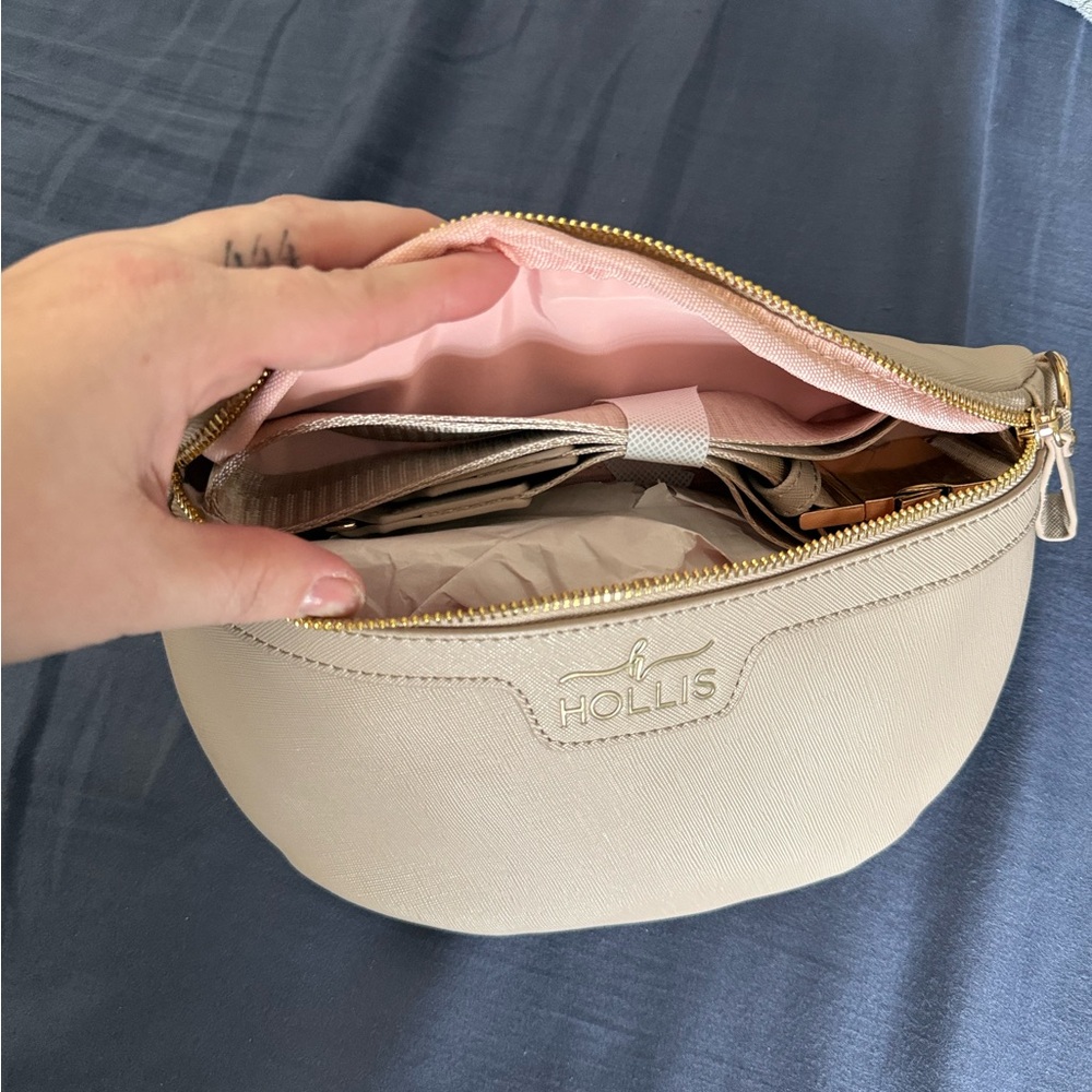 Hollis Official Crossbody bag